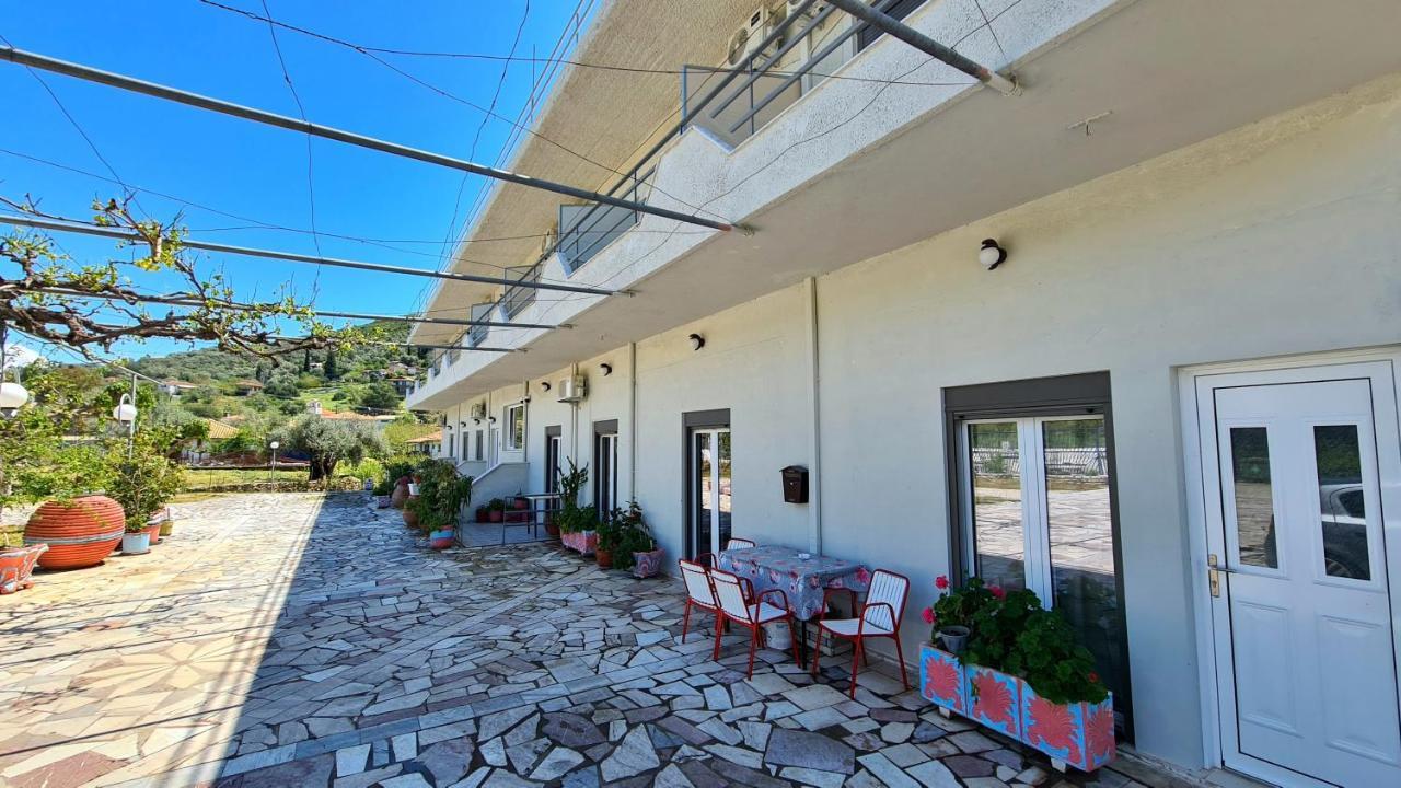 Amarandos Studios - Rooms & Apartments Marantochori Exterior photo
